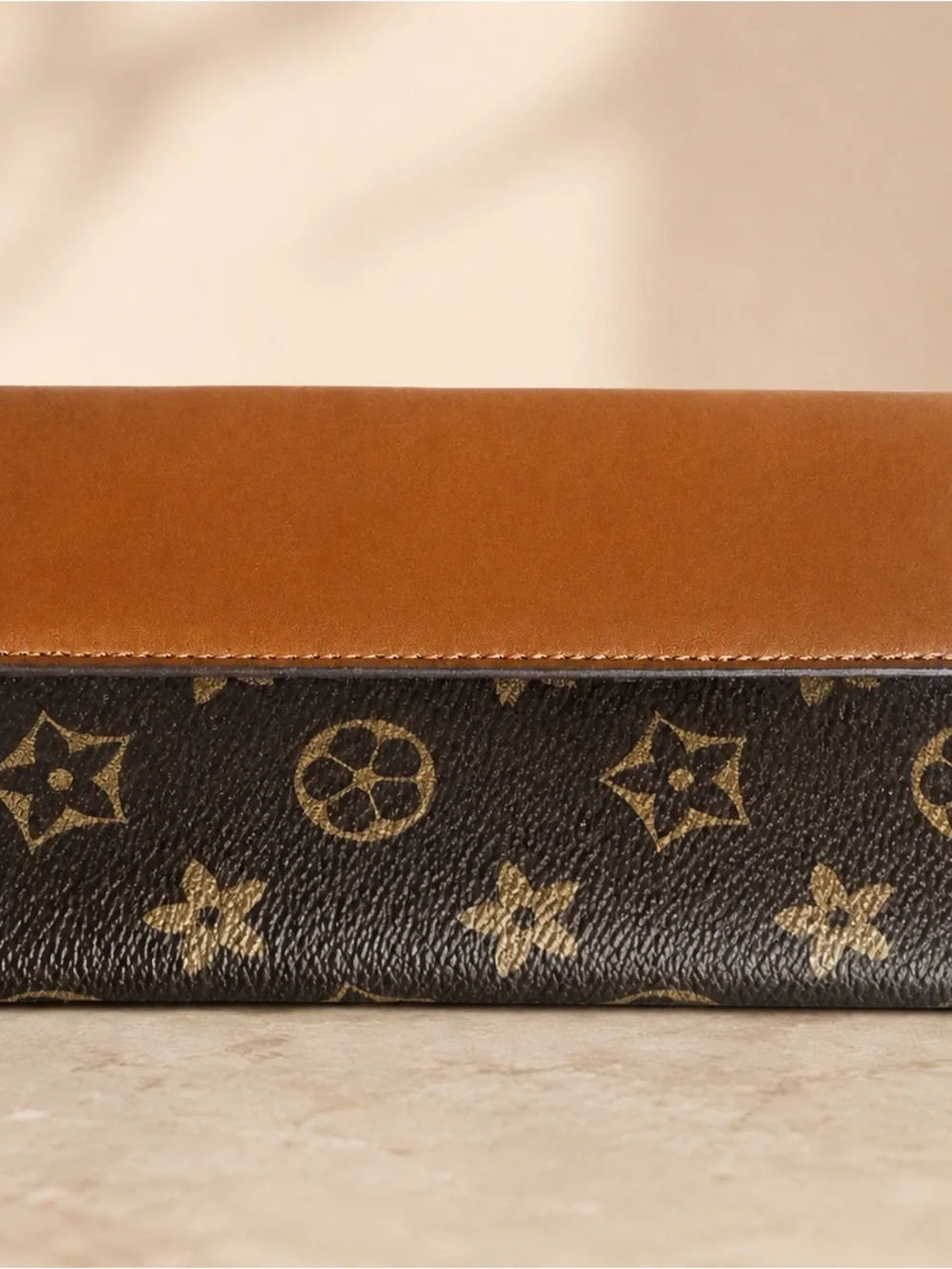 Brown Magnetic Bifold Wallet with Zipper